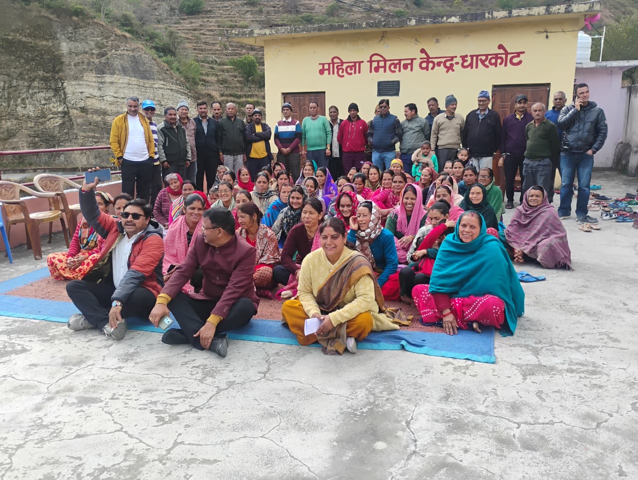 “समस्याओं का समाधान ही मेरा उद्देश्य” — टिहरी में दिनेश धनाई का जनसंवाद अभियान