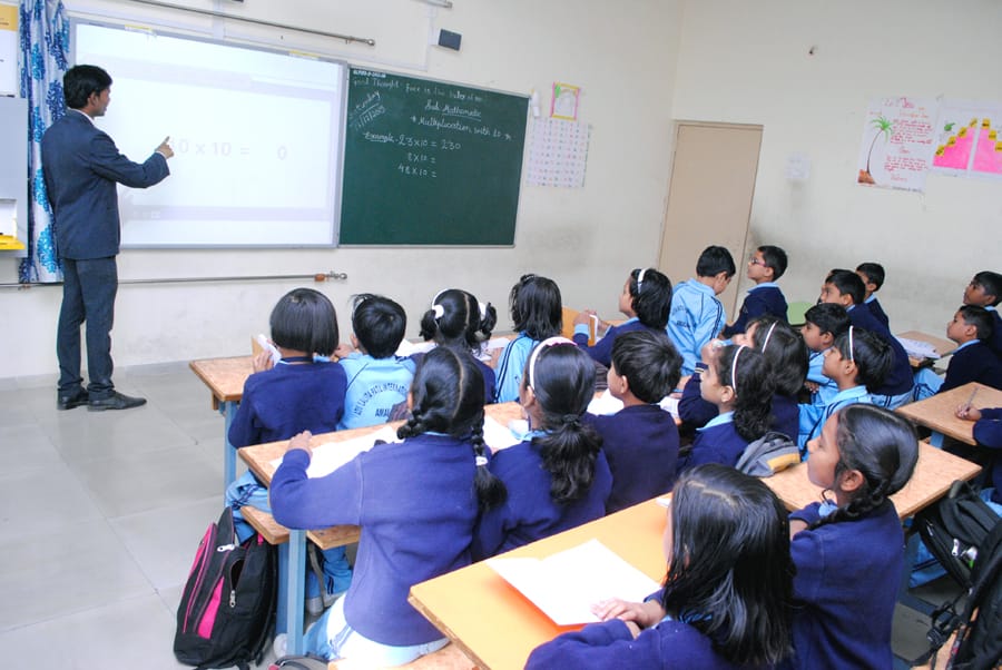 डीएम सविन बंसल के नेतृत्व में शिक्षा को मिली स्मार्ट रफ्तार, ₹3.67 करोड़ से तकनीकी उन्नयन