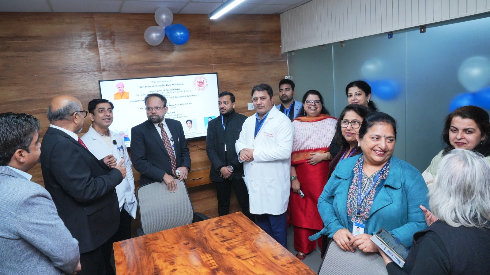 स्वास्थ्य सेवाओं में तकनीकी क्रांति — SGRRU की रोबोटिक लैब से मिलेगा सटीक निदान