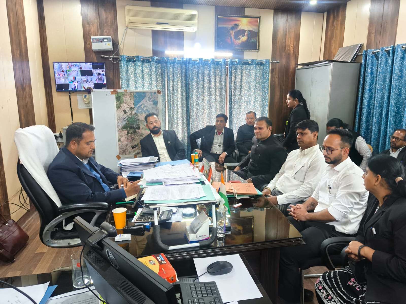 तहसील में अव्यवस्था पर गरजा वकील समुदाय, प्रशासन ने दिया त्वरित कार्रवाई का आश्वासन