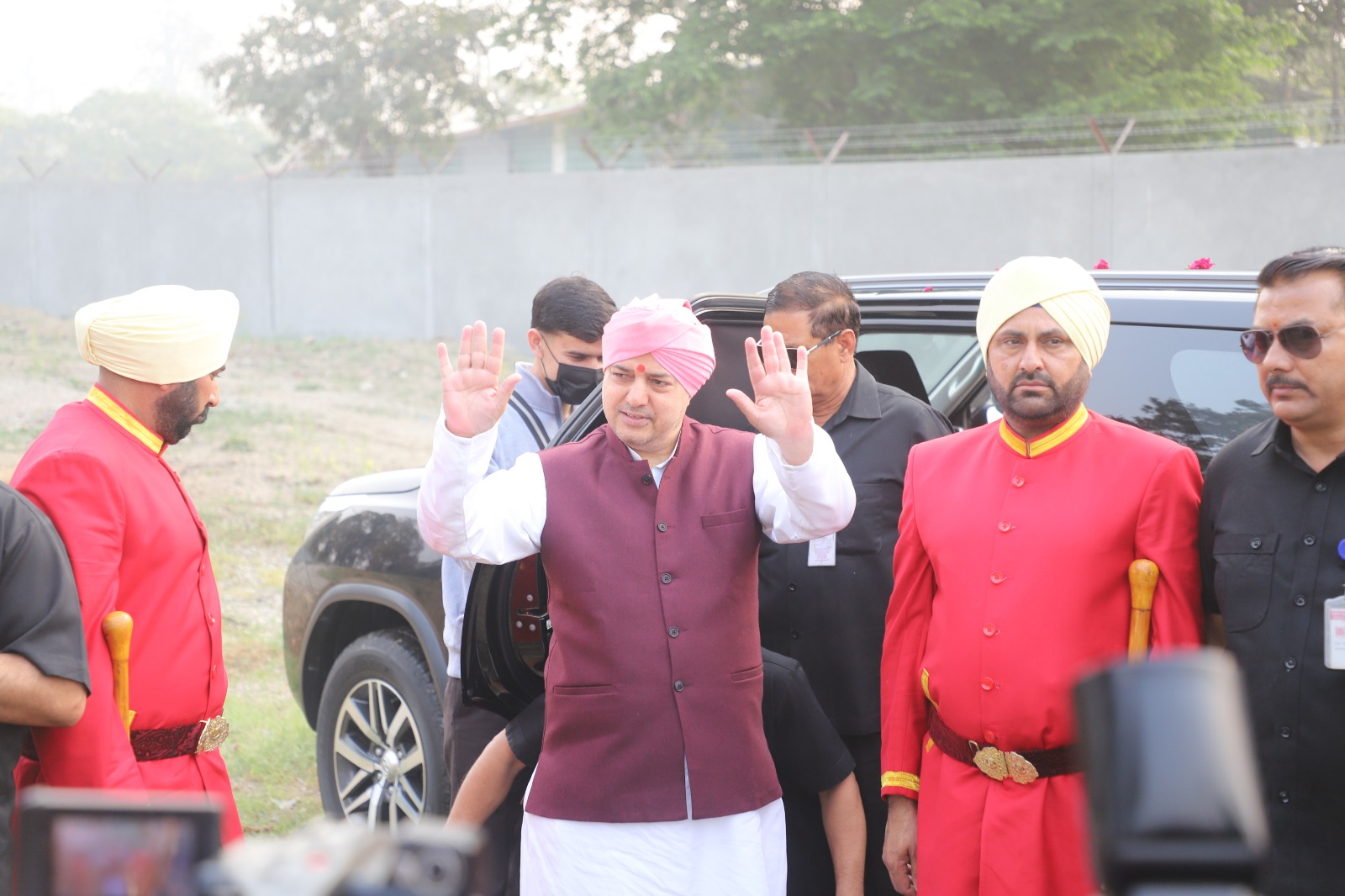 श्रीमहंत देवेन्द्र दास जी की अगुवाई में निकली भव्य शोभायात्रा, श्री दरबार साहिब में उमड़ा जनसैलाब