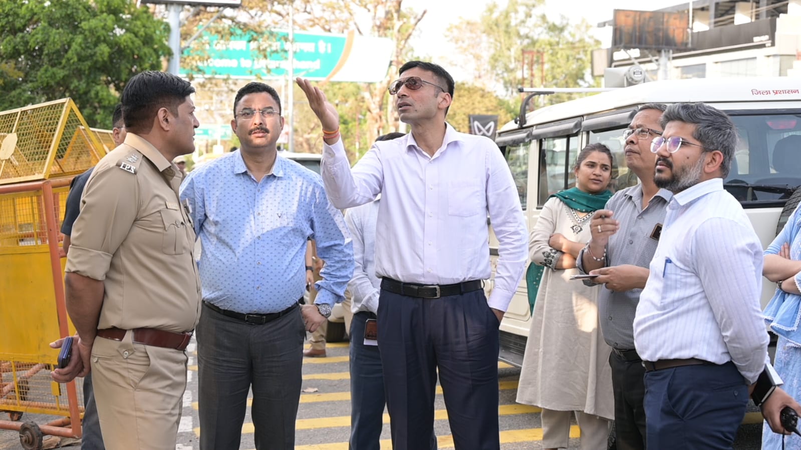 डीएम सविन बंसल ने संभाली तैयारियों की कमान, सड़क से लेकर स्थल तक हर व्यवस्था दुरुस्त करने के आदेश