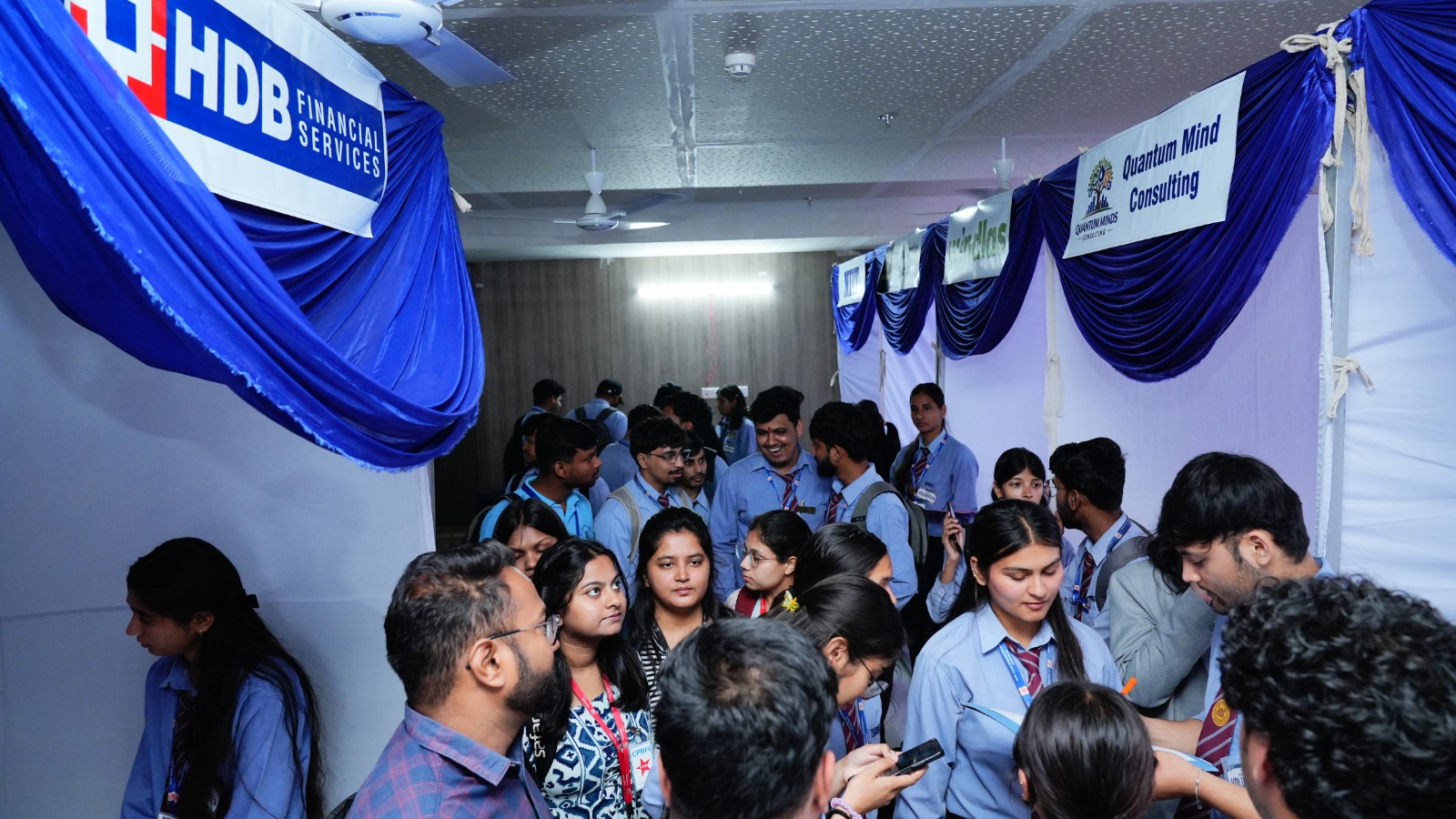 SGRRU जॉब फेयर 4.0: हजारों युवाओं के बीच 200 को मिला सुनहरा अवसर