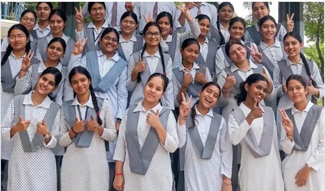 SGRR एजुकेशन मिशन के छात्रों की शानदार सफलता, हर तरफ प्रतिभा की चमक