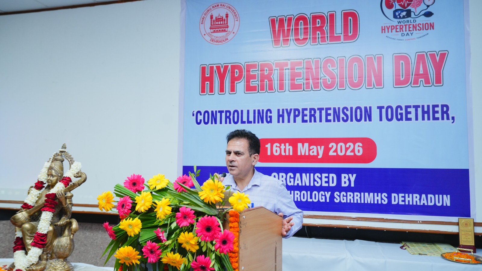 इन्दिरेश अस्पताल में विश्व हाइपरटेंशन दिवस पर जुटे दिग्गज डॉक्टर, आधुनिक उपचार पर चर्चा