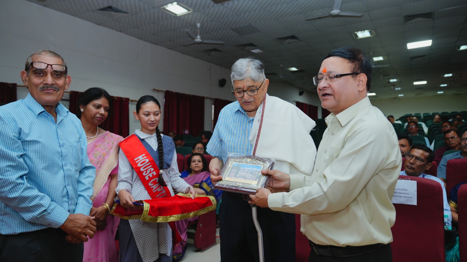 SGRR पब्लिक स्कूलों का फोकस अब उत्कृष्टता पर, समावेशी शिक्षा और नवाचार पर बनी कार्ययोजना