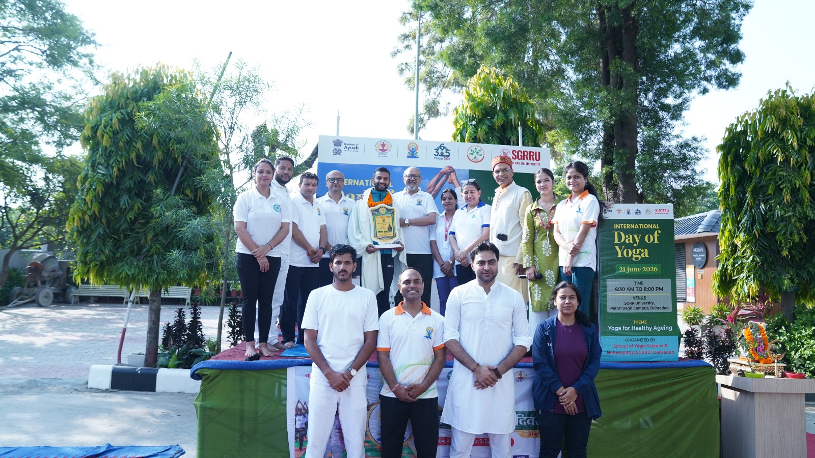 SGRRU ने फिर रचा इतिहास, योग दिवस पर विश्व को दिया स्वास्थ्य और संतुलन का संदेश