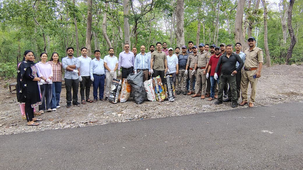 स्वच्छ वन-हरित भविष्य’ का संदेश, नरेन्द्रनगर वन प्रभाग ने पर्यावरण दिवस पर दिखाई ताकत