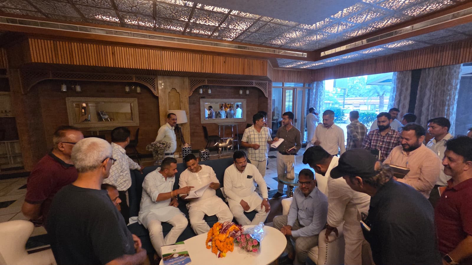 व्यापारियों की समस्याओं पर मंत्री राम सिंह कैड़ा का आश्वासन, प्रतीक कालिया की पहल से किराया विवाद पहुंचा सरकार तक