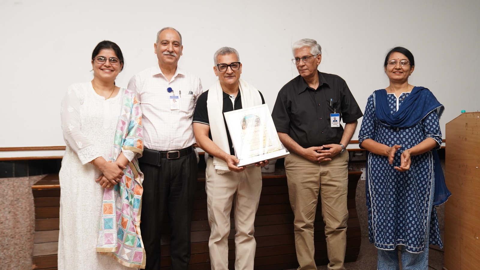 इन्दिरेश अस्पताल में नेशनल प्लास्टिक सर्जरी दिवस पर विशेषज्ञों का मंथन, कैंसर उपचार में नई उम्मीदों पर चर्चा