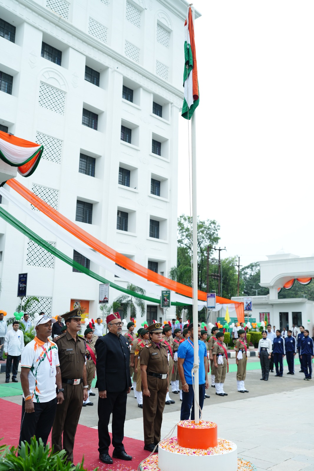 राष्ट्रभक्ति से सराबोर SGRRU, NCC कैडेट्स के मार्च पास्ट ने बढ़ाया स्वतंत्रता दिवस का गौरव