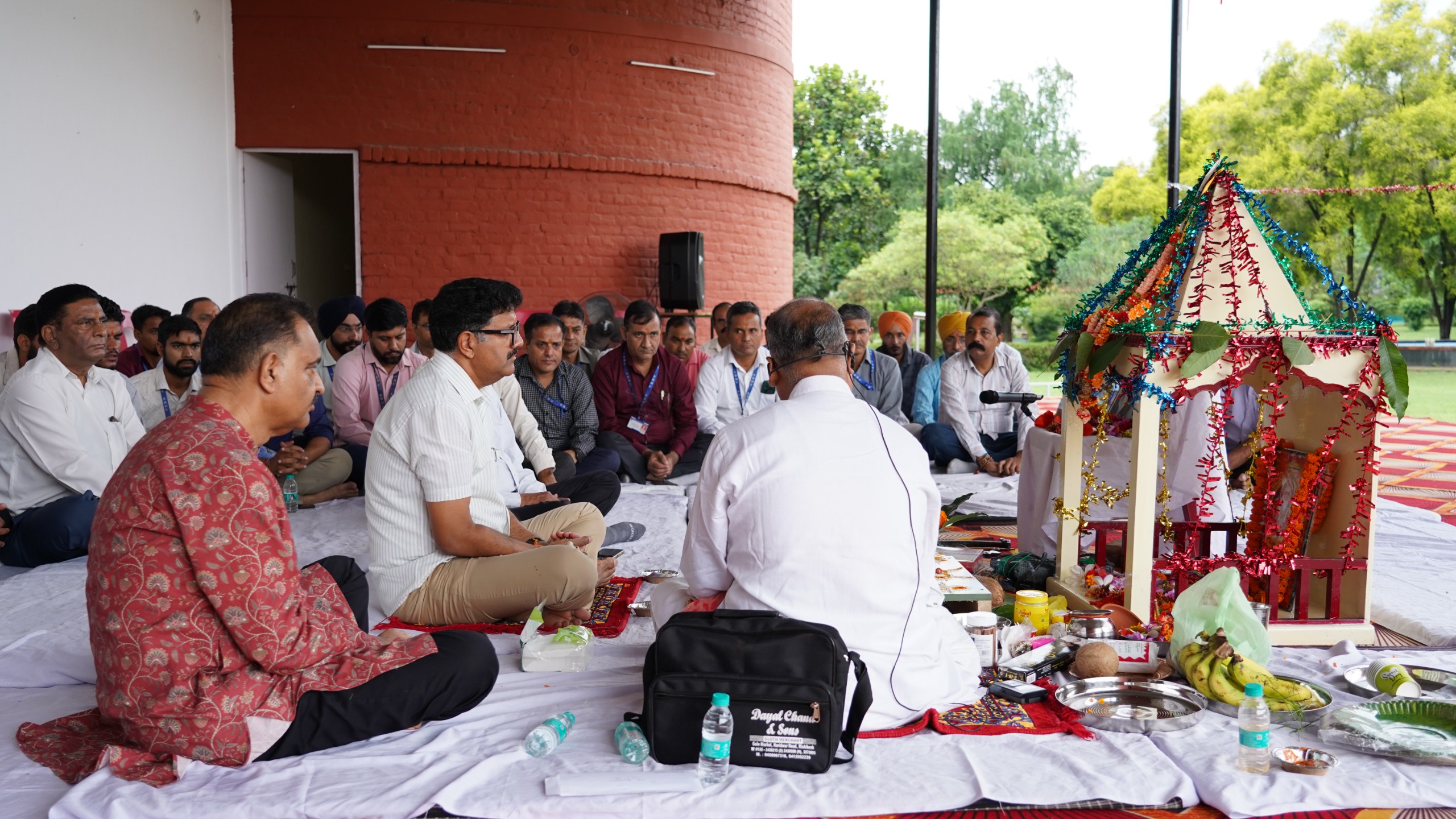 विश्वकर्मा पूजा पर SRHU का संदेश—श्रम, कौशल और समर्पण से ही गढ़ेगा विकसित राष्ट्र