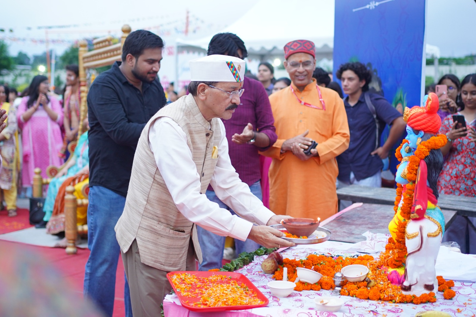 हेलीपैड ग्राउंड बना कृष्णमय, गोविंदाओं ने फोड़ी दही-हांडी