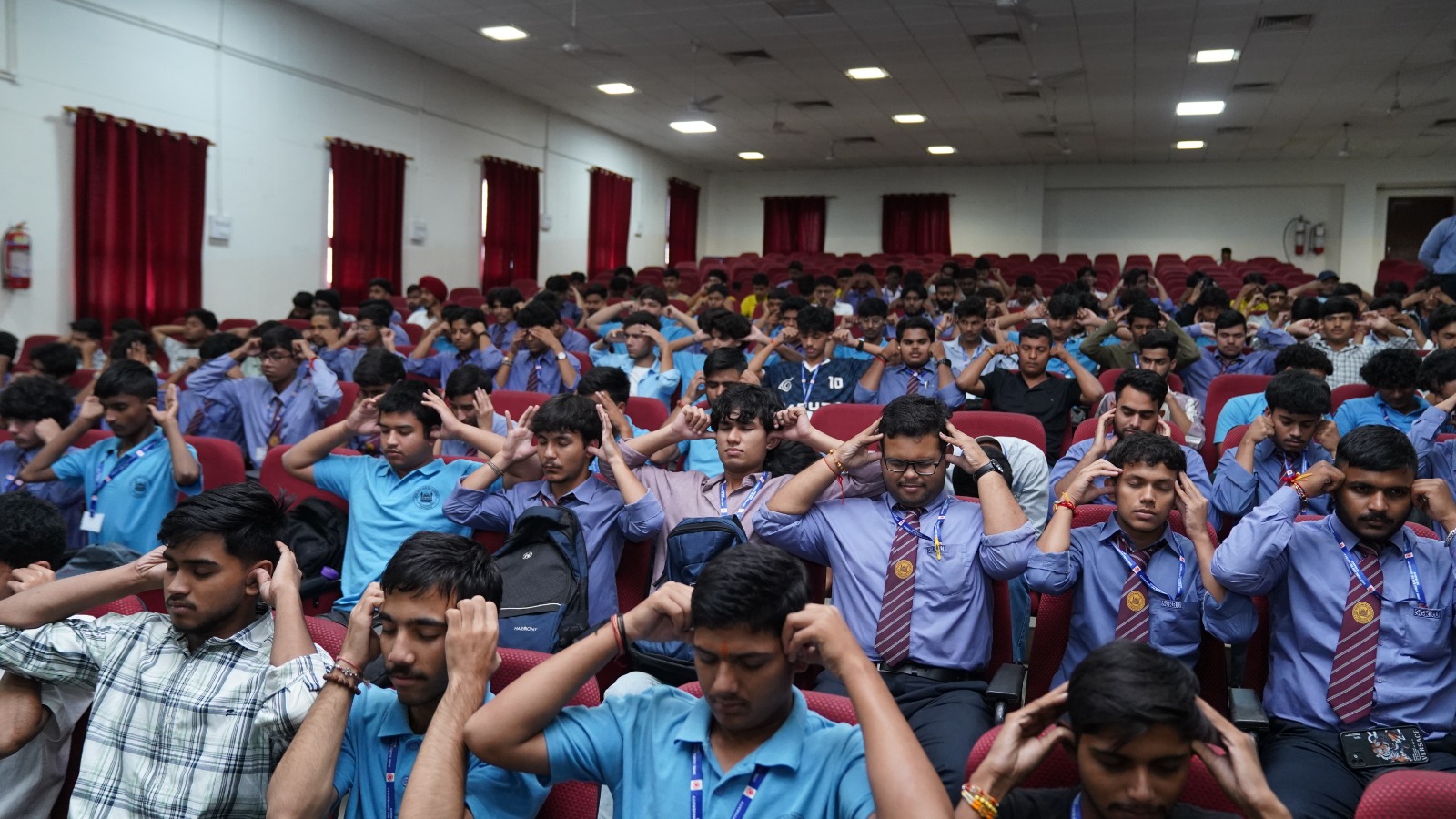 एसजीआरआरयू में छात्रों को मिला स्वस्थ जीवनशैली का मंत्र, योग-ध्यान और संतुलित आहार पर जोर