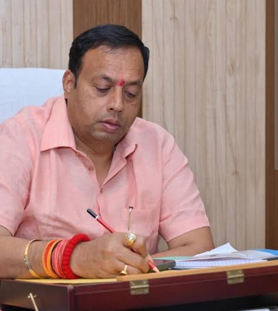 बदरी-केदार में आस्था का विराट विस्तार, दूसरे चरण के लिए द्विवेदी ने व्यवस्थाओं को दिया धारदार दिशा-निर्देश