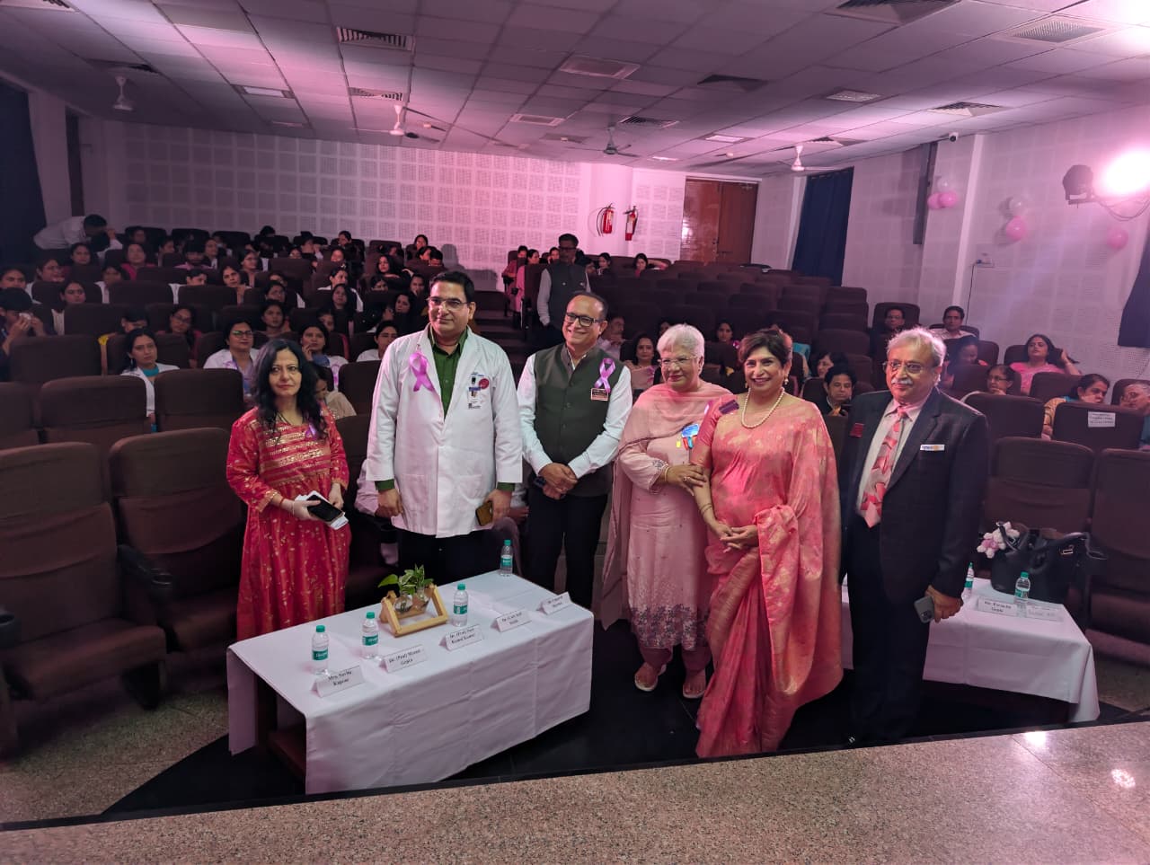 इंदिरेश अस्पताल में गूंजा साहस और उम्मीद का संदेश, कैंसर विजेताओं के जज्बे को सलाम