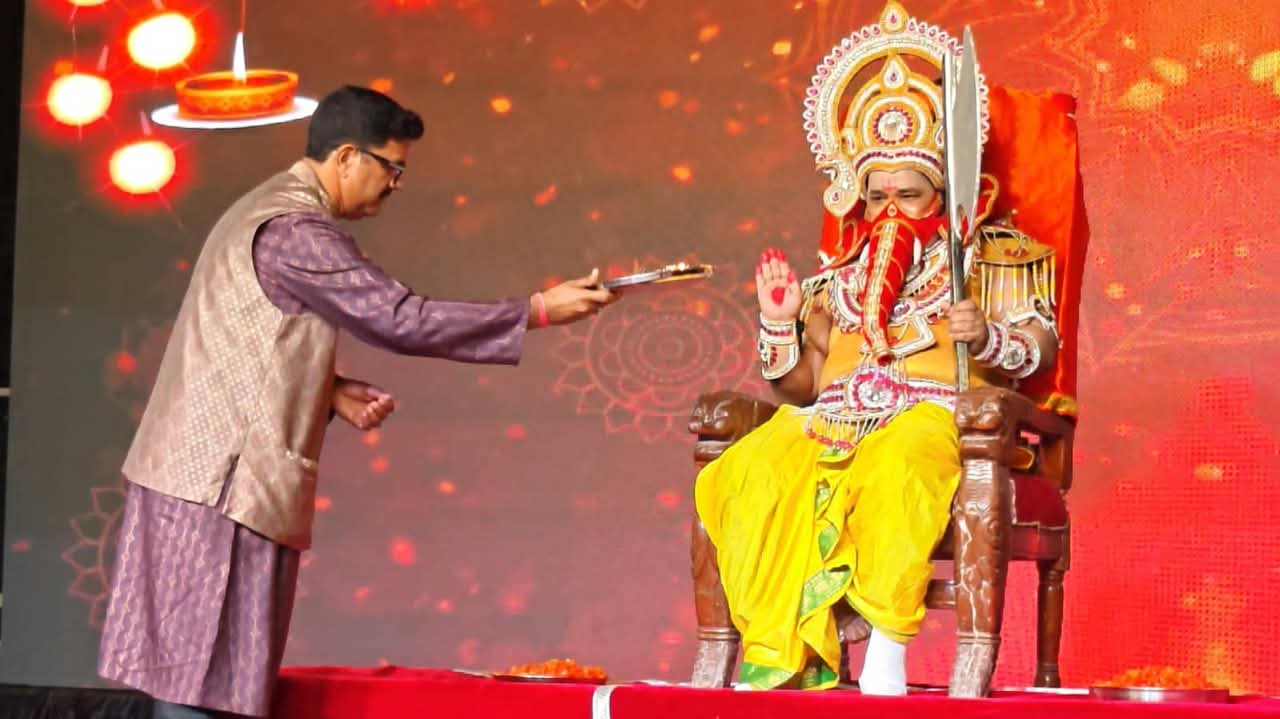 SRHU में आस्था, संस्कृति और परंपरा का संगम, डॉक्टरों से विद्यार्थियों तक निभा रहे रामायण के पात्र